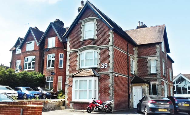 epsom road in guildford serviced offices to let