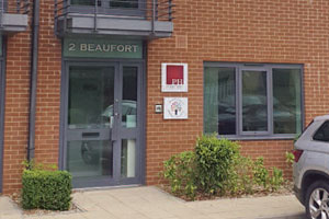 Ground floor office suite to let in Guildford