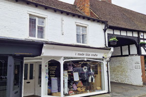 Retail or office class E premises to let in Godalming