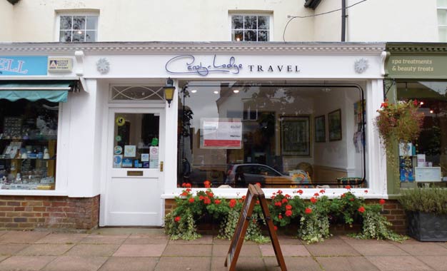 retail unit to let in cranleigh in surrey county